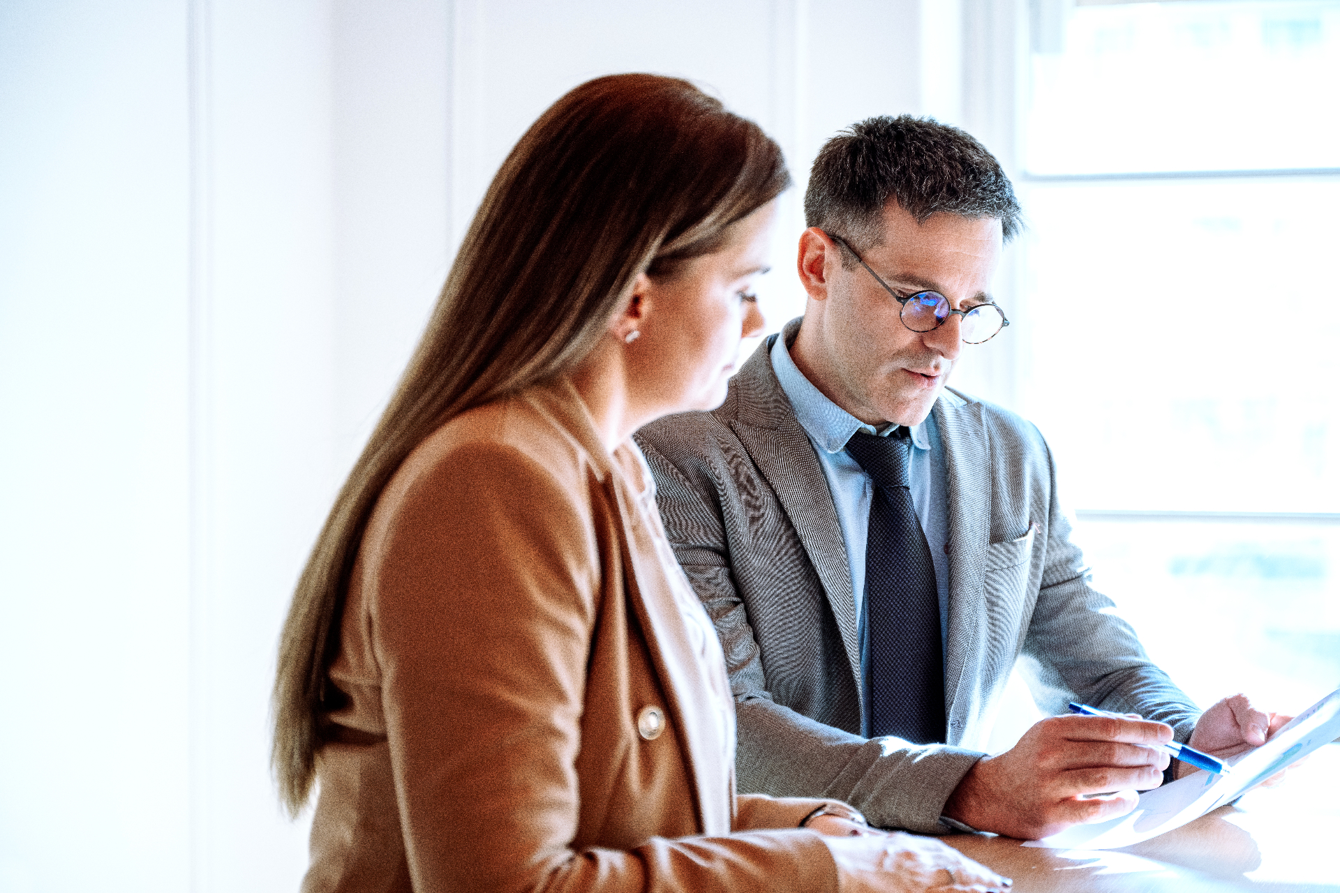 HR leader and manager triaging a workplace complaint